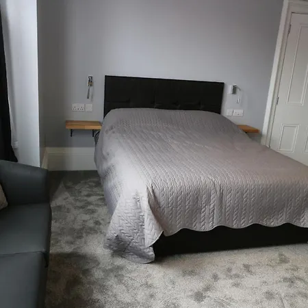 Number 33 Only Guest house *
