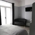 Number 33 Only Maison d'hôtes 4*