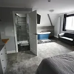 Maison d'hôtes Number 33 Only 4*