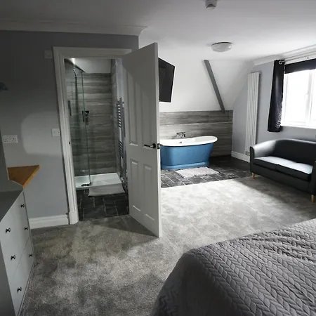 Konukevi Number 33 Only 3*